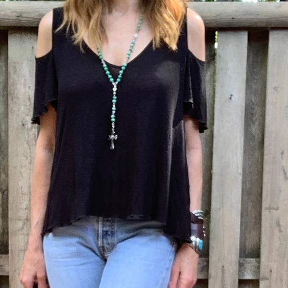 Free People Tops - Free People/🔥3 for $ 20/ Black cold shoulder tee